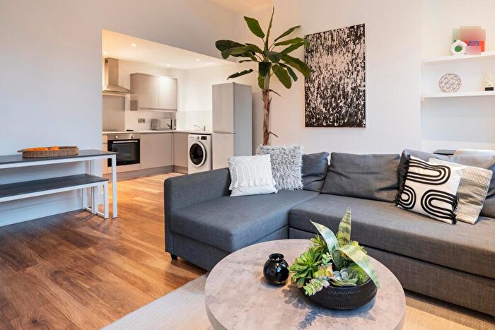 1 Bedroom Apartment To Rent In Millstone Lane, Leicester, LE1