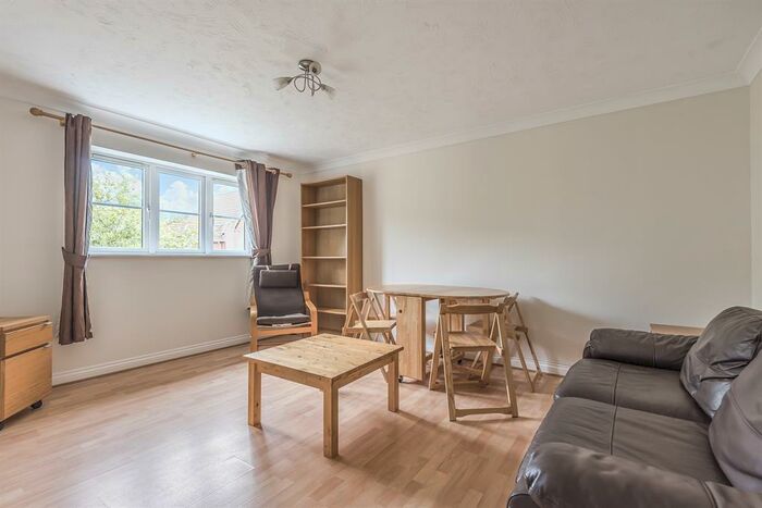 2 Bedroom Flat To Rent In East Field Close, Headington, Oxford, OX3