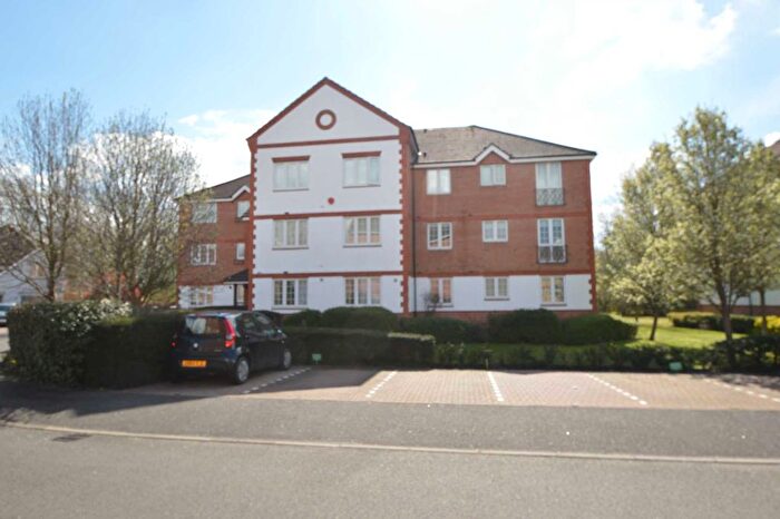1 Bedroom Flat To Rent In Meadow View, Chertsey, KT16