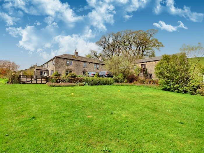 7 Bedroom Detached House For Sale In Capon Hall & Capon Hall Barn, Malham Moor, Settle / Skipton, BD24