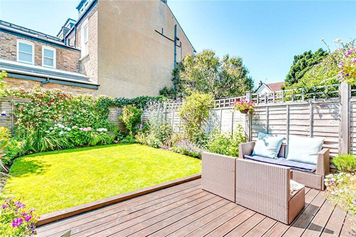 3 Bedroom Flat To Rent In Milman Road, London, NW6