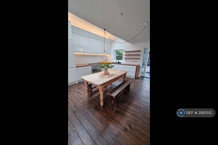 3 Bedroom Terraced House To Rent In Matthias Road, London, N16