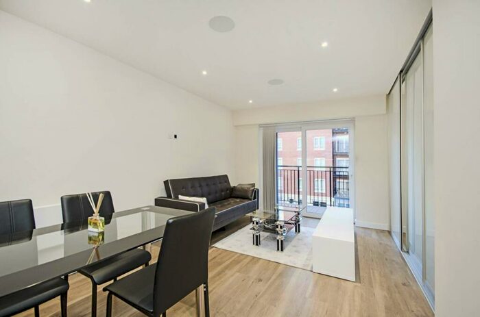 1 Bedroom Flat To Rent In Beaufort Square, Colindale, London, NW9