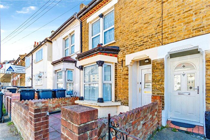 2 Bedroom Terraced House For Sale In Northwood Road, Thornton Heath, CR7