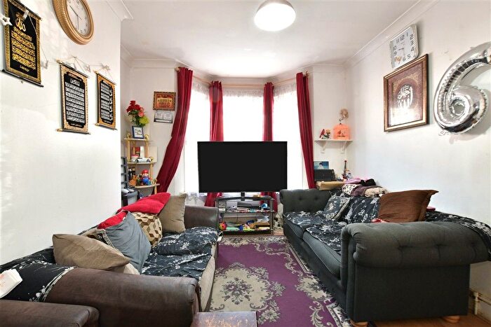 3 Bedroom Terraced House For Sale In Dongola Road, Plaistow, London, E13