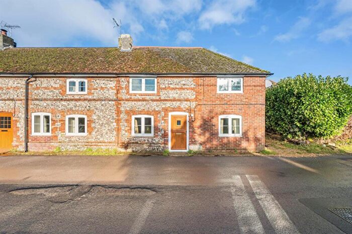 2 Bedroom Cottage For Sale In Deweys Lane, Ludgershall, Andover, SP11