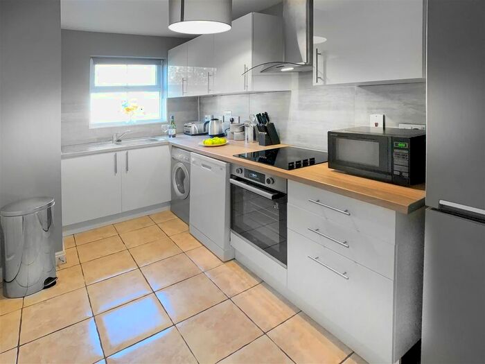 2 Bedroom Property To Rent In Brushfield Way, Knaphill, Woking, GU21