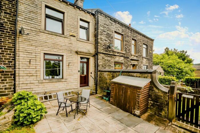 2 Bedroom Terraced House To Rent In Brook Lane, Golcar, Huddersfield, West Yorkshire, HD7
