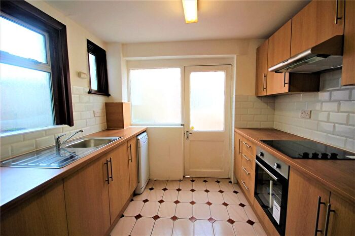 3 Bedroom Terraced House To Rent In Ollerton Road, Bounds Green, London, N11