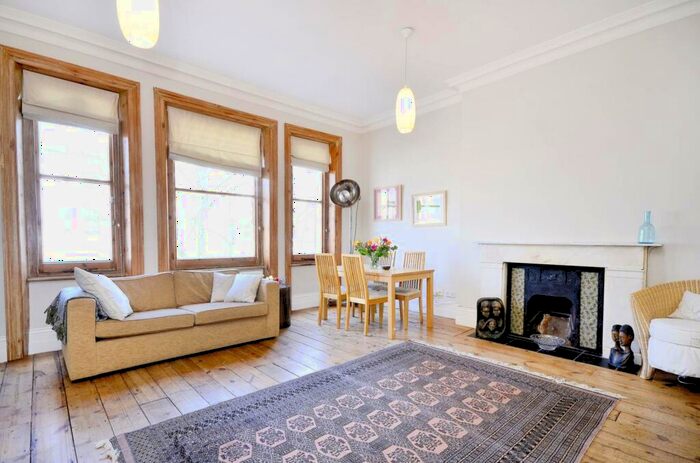 2 Bedroom Flat To Rent In Belsize Park Gardens, Hampstead, London, NW3