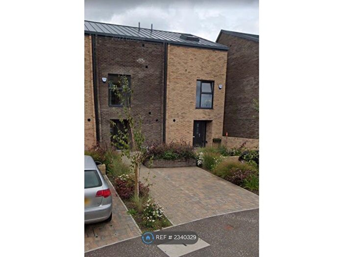 3 Bedroom Terraced House To Rent In Festival Court, Glasgow, G51