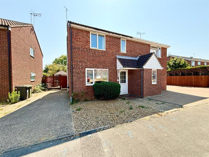 3 Bedroom Semi Detached House For Sale In Lynfield Road, North Walsham, NR28