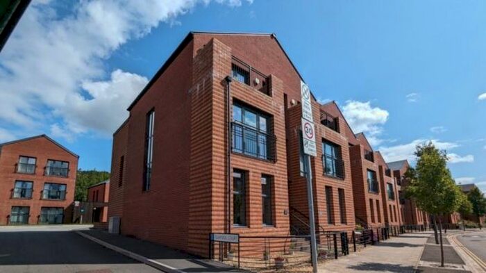 3 Bedroom Town House To Rent In Langdon Road, Swansea, SA1