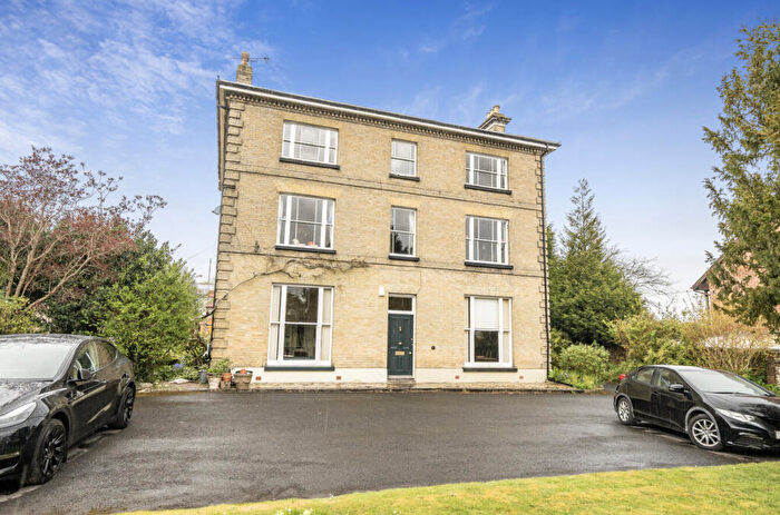 2 Bedroom Flat For Sale In Clifton Road, Winchester, Hampshire, SO22