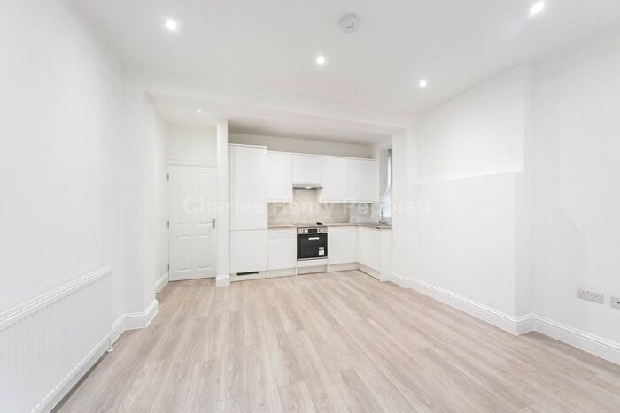 1 Bedroom Flat To Rent In Fortess Road, Kentish Town, NW5