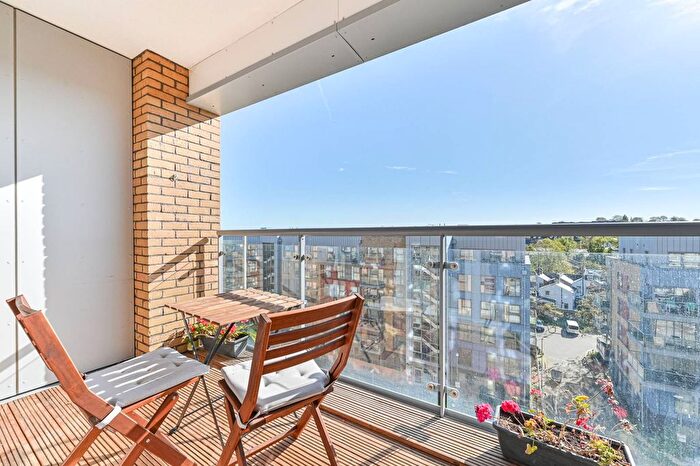 1 Bedroom Flat For Sale In Loughborough Park, Brixton, London, SW9