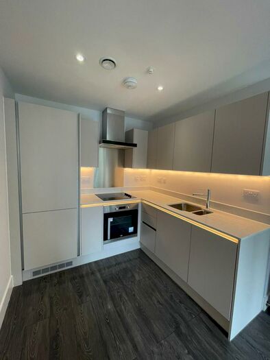 1 Bedroom Apartment To Rent In The Hallmark, Cheetham Hill Road, Manchester, Greater Manchester, M4
