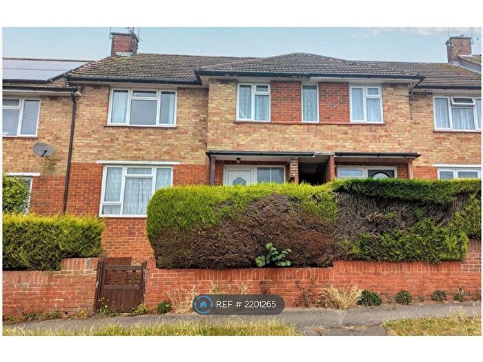 4 Bedroom Terraced House To Rent In Blackthorn Road, Reigate, RH2