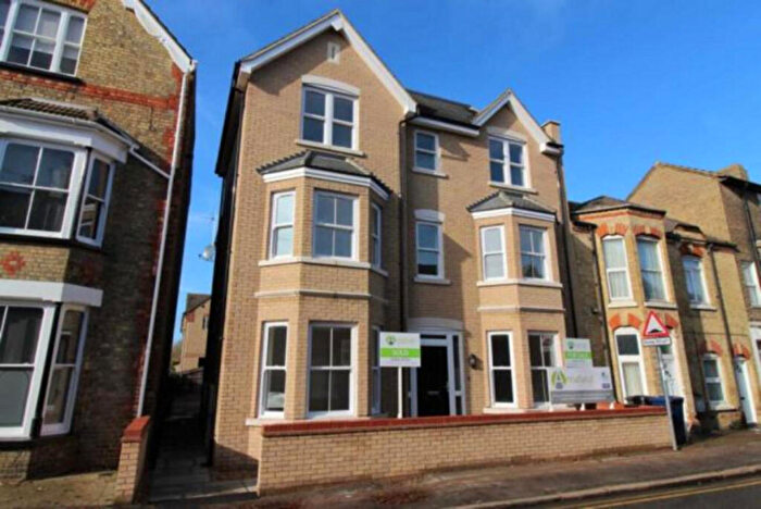 2 Bedroom Apartment For Sale In New Street, St. Neots, PE19