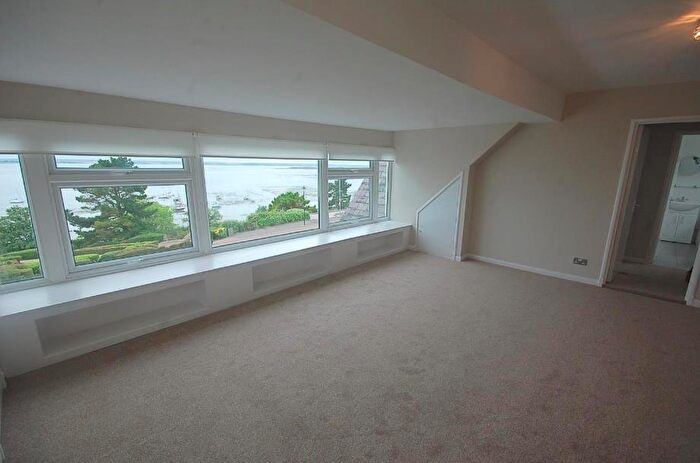 1 Bedroom Flat To Rent In Cliff Parade, Leigh-On-Sea, SS9