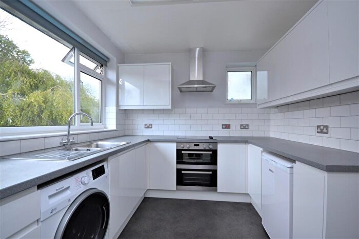 2 Bedroom Maisonette To Rent In Cumberland Road Bromley, BR2