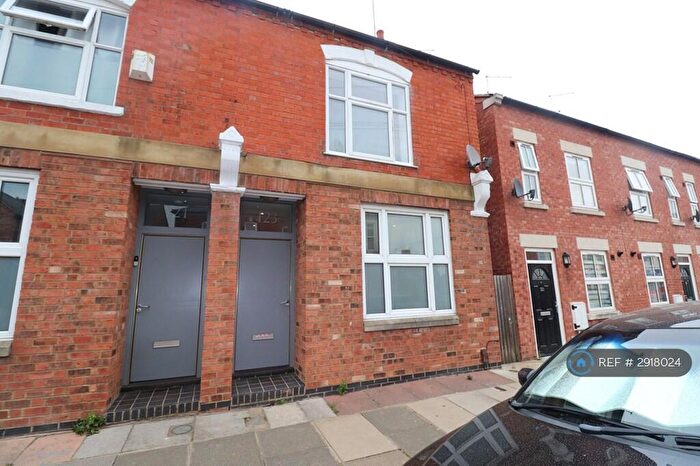 3 Bedroom Terraced House To Rent In Adnitt Road, Northampton, NN1