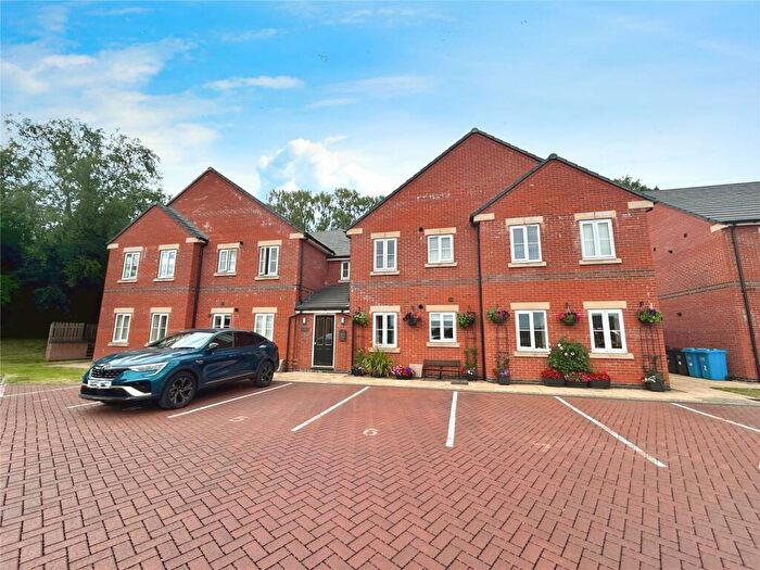 2 Bedroom Flat To Rent In Field Road, Ilkeston, Derbyshire, DE7