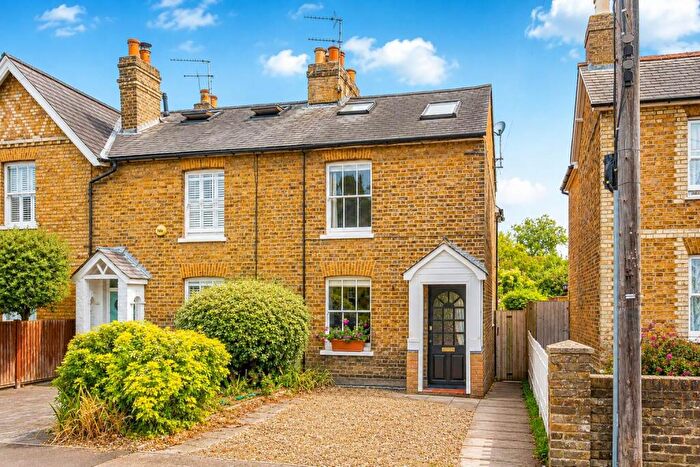3 Bedroom End Of Terrace House For Sale In Duncombe Road, Bengeo, SG14
