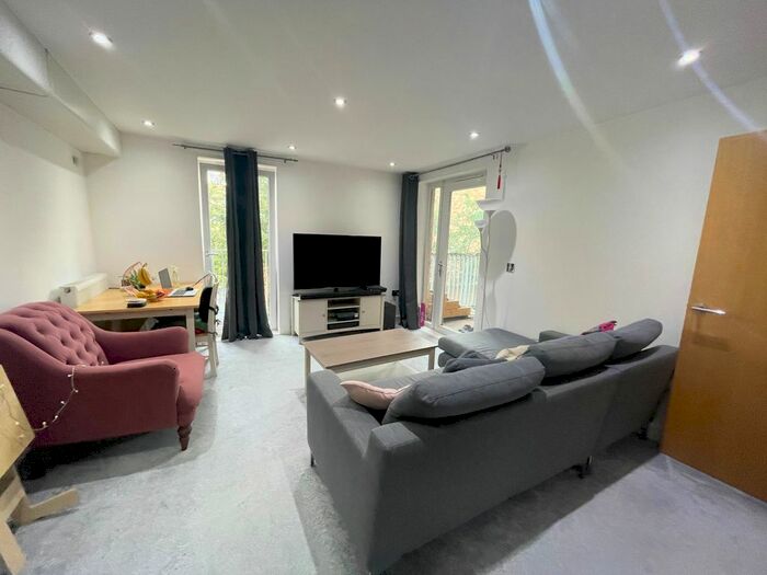 1 Bedroom Flat To Rent In Grantham Road, London, E12