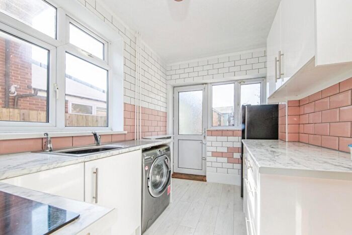 3 Bedroom Semi-Detached House For Sale In Ashcroft Road, Ipswich, Suffolk, IP1