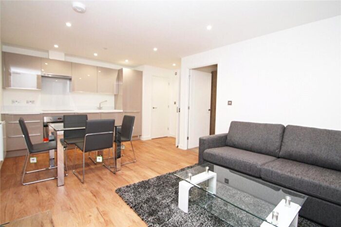 1 Bedroom Apartment To Rent In Tamar House, - Station Road, Reading, Berkshire, RG1