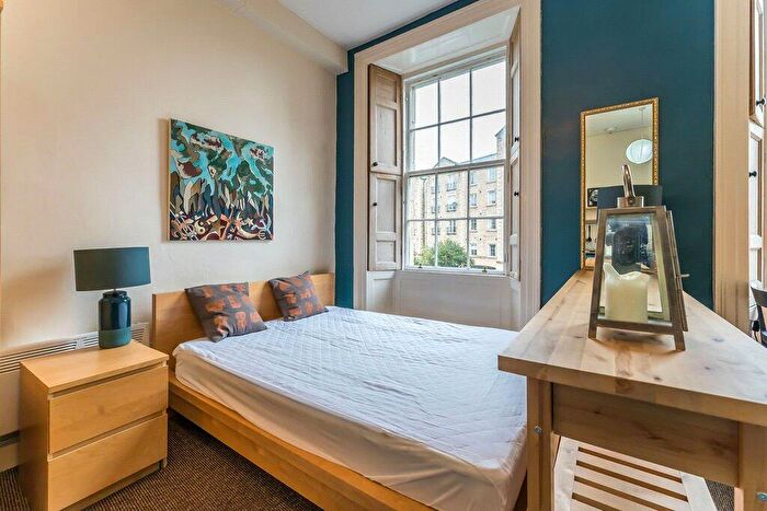1 Bedroom Flat To Rent In Gayfield Square, East End, Edinburgh, EH1