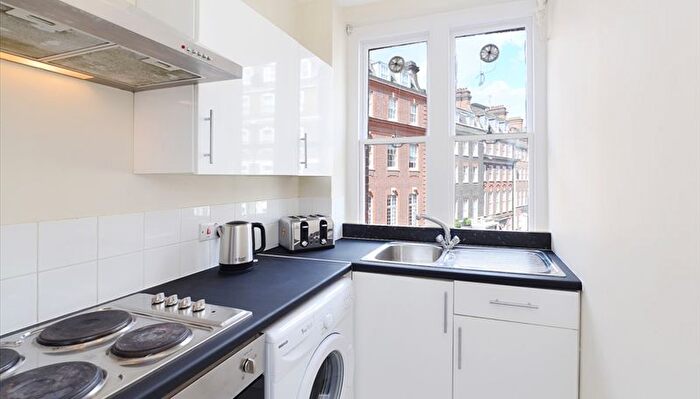 1 Bedroom Flat To Rent In Hill Street, London, W1J