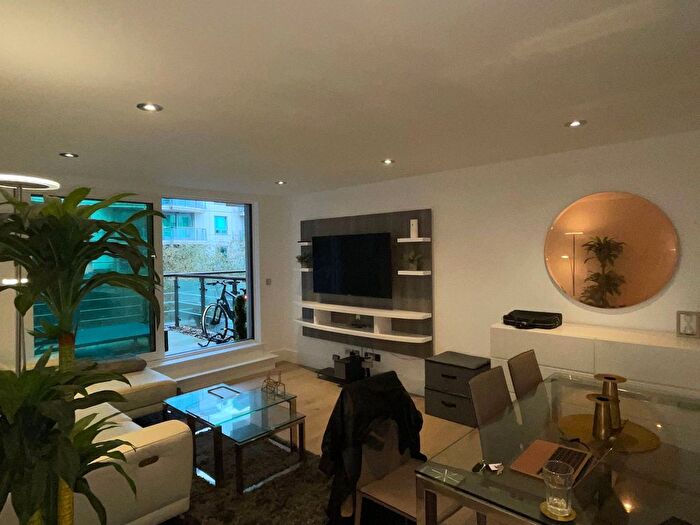 2 Bedroom Flat To Rent In Vauxhall, SW8