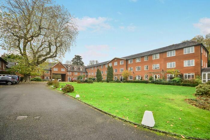 1 Bedroom Flat For Sale In Chapel Road, Hothfield, Ashford, TN25