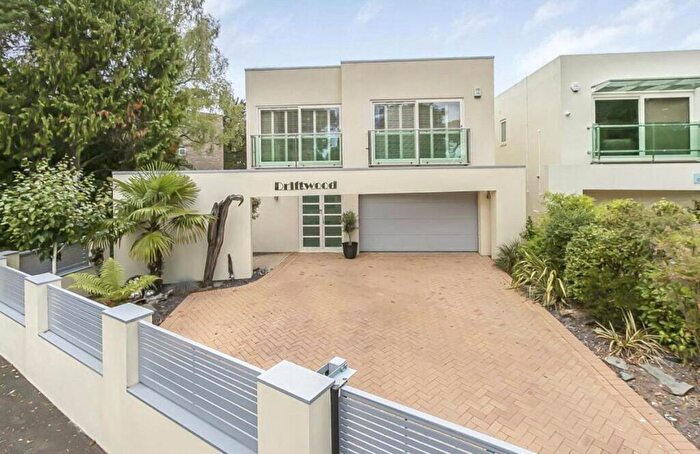 4 Bedroom Detached House For Sale In Crichel Mount Road, Evening Hill, Poole, Dorset, BH14