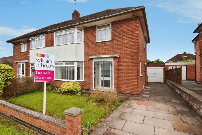 3 Bedroom Semi-Detached House For Sale In Brampton Way, Oadby, Leicester, LE2