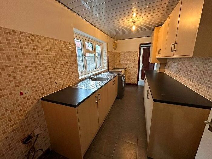 2 Bedroom End Of Terrace House To Rent In Church Street, Tipton, DY4