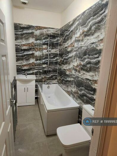 3 Bedroom Terraced House To Rent In Tonge Moor Road, Bolton, BL2