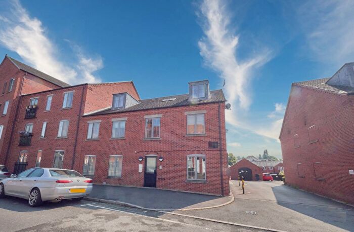 1 Bedroom Apartment To Rent In Weavers Court, Hinckley, Leicestershire, LE10