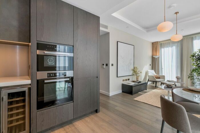 2 Bedroom Flat To Rent In One Thames City, London, SW8