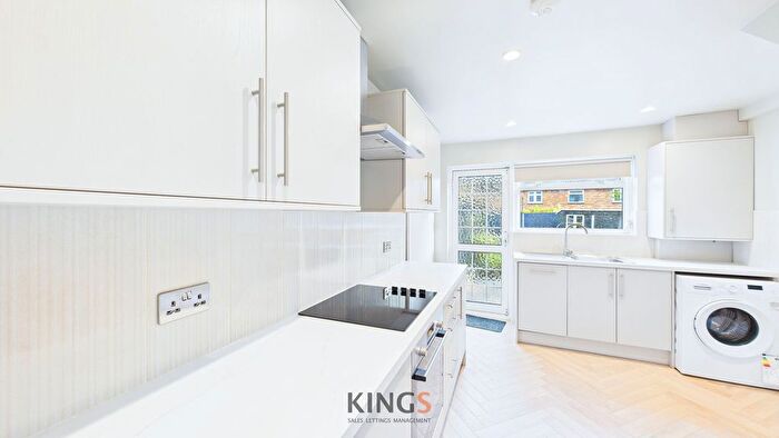 3 Bedroom Terraced House To Rent In Garden Avenue, Hatfield, AL10