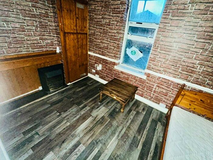 1 Bedroom Studio To Rent In Church Street, Gornal Wood, Dudley, DY3