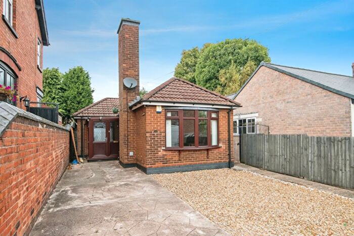 2 Bedroom Detached House For Sale In Longcroft Avenue, Wednesbury, WS10