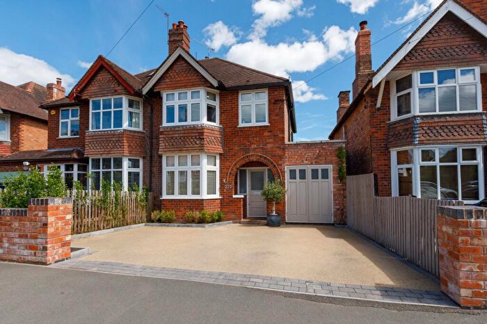 3 Bedroom Semi-Detached House For Sale In Cubbington Road, Leamington Spa, CV32