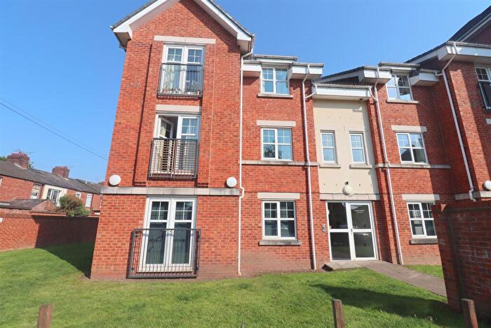 3 Bedroom Apartment To Rent In Dale Way, Crewe, CW1
