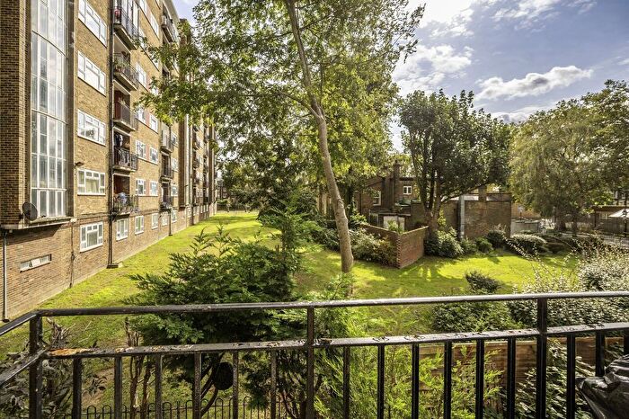 Studio To Rent In Penrose House, Kennington, London, SE17
