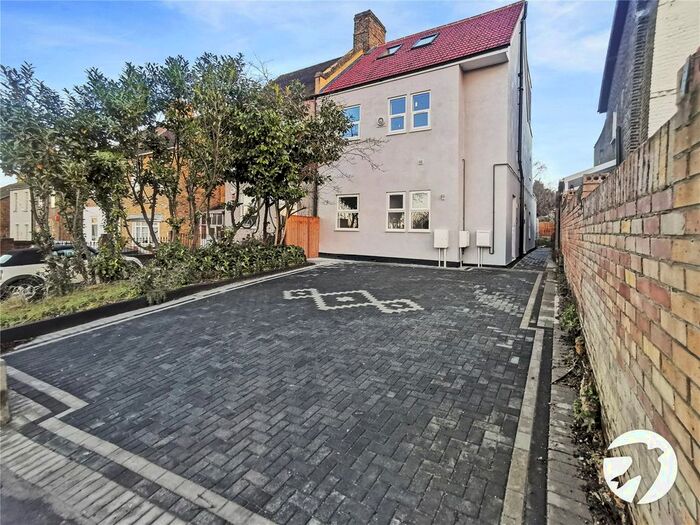 3 Bedroom Flat To Rent In St. Augustines Road, Belvedere, DA17