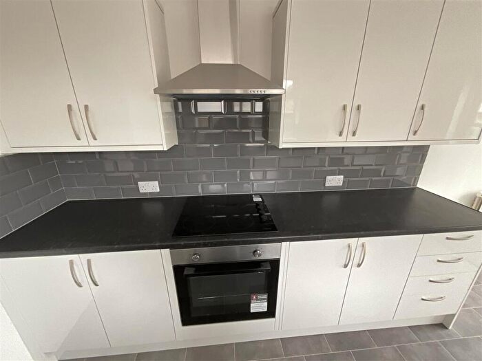 3 Bedroom Terraced House To Rent In Etherington Road, Hull, HU6