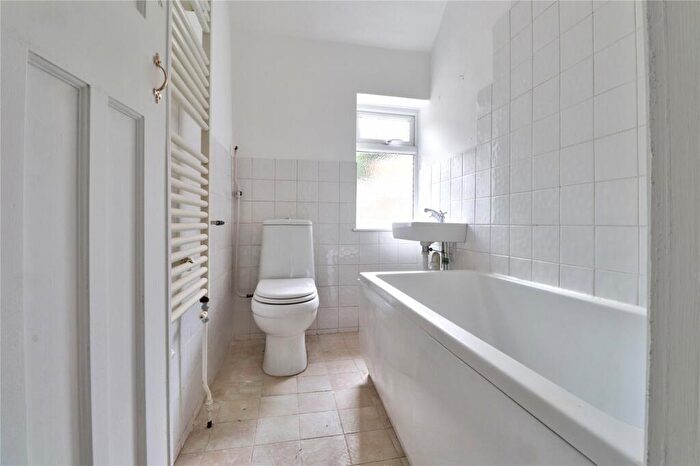 2 Bedroom Detached House For Sale In Eashing Lane, Godalming, Surrey, GU7
